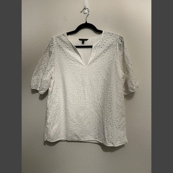 #1545 Banana Republic White Eyelet top large - Picture 2 of 5